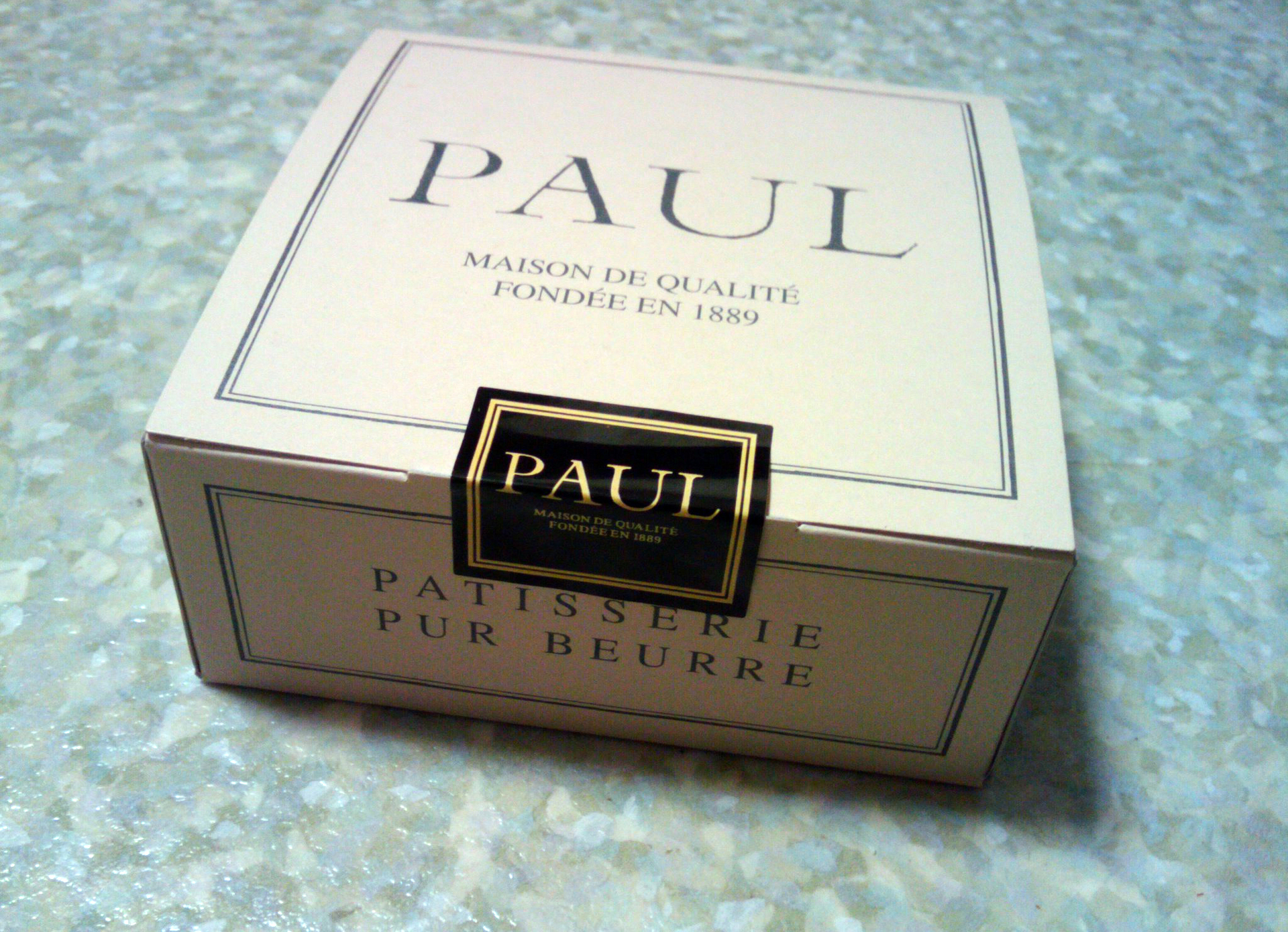 Paulの包装デザインはかっこいい 本の装丁デザイン